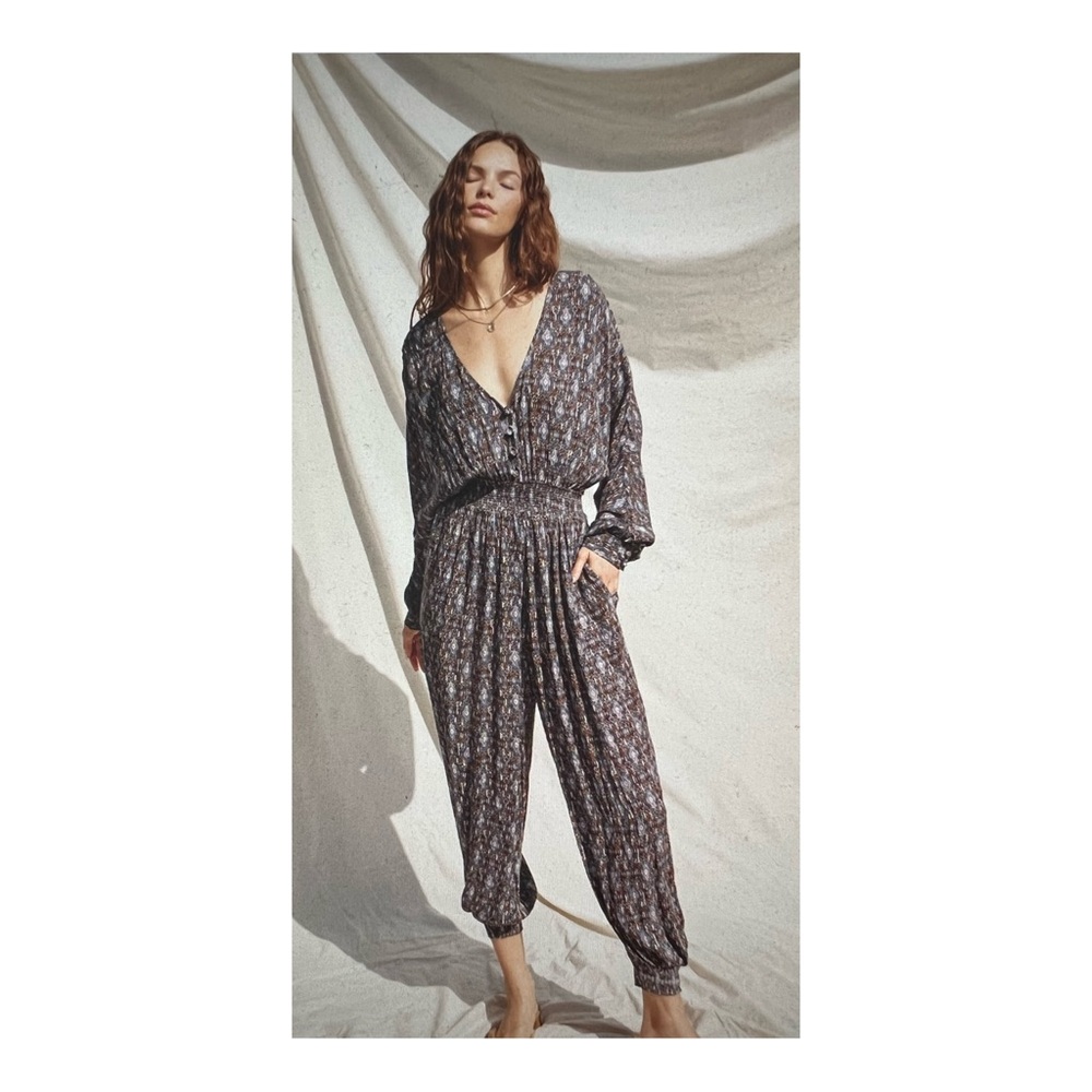 Dress Forum shirred waist jogger jumpsuit NWT Sz S M L